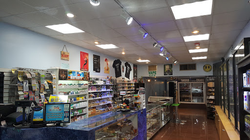 Tobacco Shop «Smoke shop», reviews and photos, 34 Nassau Blvd, Garden City, NY 11530, USA