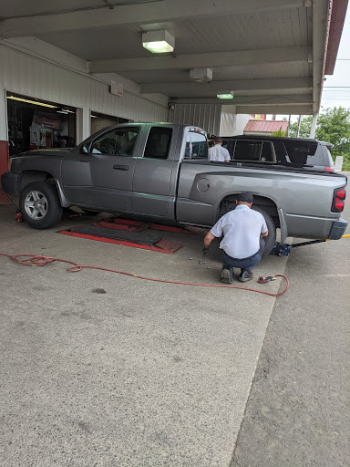 Tire Shop «Les Schwab Tire Center», reviews and photos, 2155 S Roosevelt Dr, Seaside, OR 97138, USA