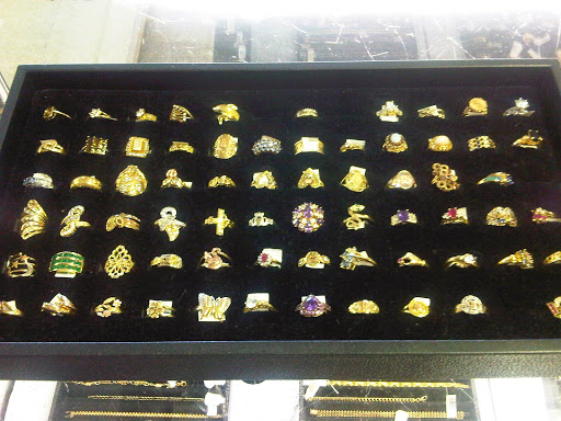 Pawn Shop «Alma School Pawn and Gold», reviews and photos, 752 S Alma School Rd, Mesa, AZ 85210, USA