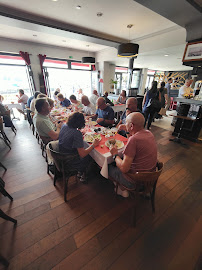 Atmosphère du Restaurant Le Café de Paris à Honfleur - n°10