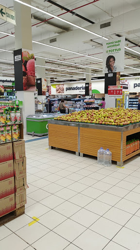 Supermercados grandes Lima