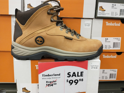 Shoe Store «Shoe Carnival», reviews and photos, 5493 S 76th St, Greendale, WI 53129, USA