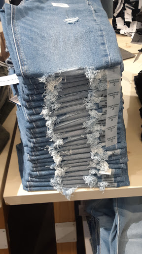 Clothing Store «Old Navy», reviews and photos, 1400 Willowbrook Mall, Wayne, NJ 07470, USA