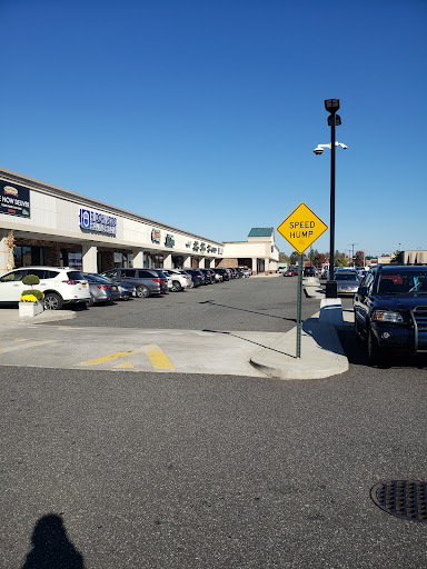 Shipping and Mailing Service «The UPS Store», reviews and photos, 2417 Jericho Turnpike, Garden City Park, NY 11040, USA