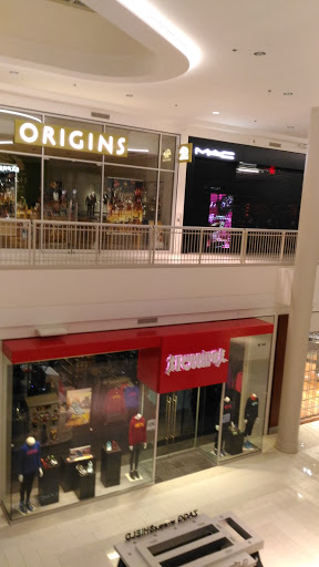 MAC Cosmetics, 294 West Market, Bloomington, MN 55425, USA, 