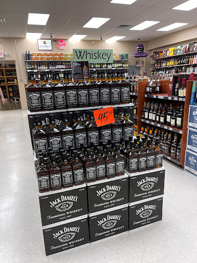 Liquor Store «Cedar Chest Liquors», reviews and photos, 1615 Wayne Rd, Savannah, TN 38372, USA