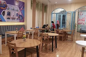 Zona Nyaman Cafe and Resto Rancamanyar image