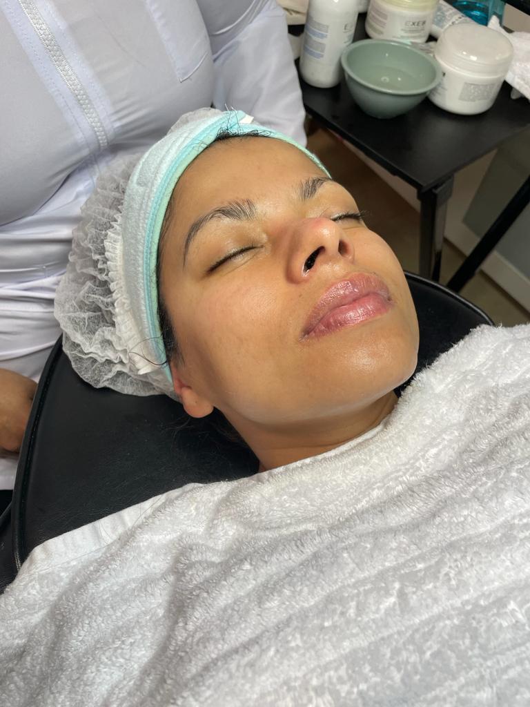 Lina esthetician 33139