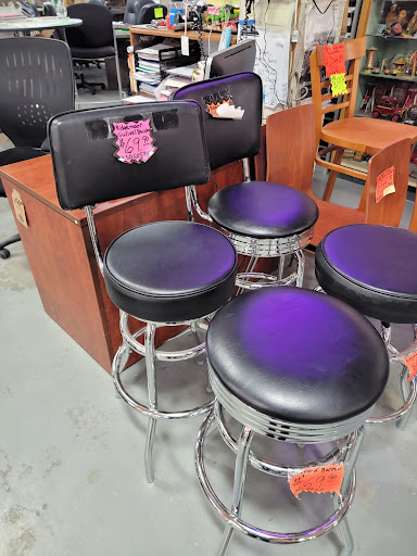 Used Office Furniture Store «City Liquidators: Used Office Furniture», reviews and photos, 830 SE 3rd Ave, Portland, OR 97214, USA