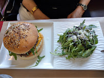 Hamburger du Restaurant français Là-Haut sur la Colline Restaurant à Saint-Cyr-au-Mont-d'Or - n°3