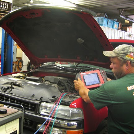 Auto Body Shop «Automotive Specialties», reviews and photos, 208 Wolf St, Yorkville, IL 60560, USA