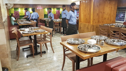 Rajparivar Thali Restaurant - Shalimar, Nashik, Maharashtra 422001, India