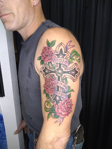 Tattoo Shop «Pussycat Tattoo», reviews and photos, 17052 SE McLoughlin Blvd, Portland, OR 97267, USA