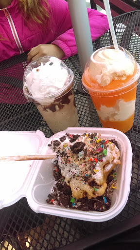 Ice Cream Shop «Sugar Shack», reviews and photos, 630 W 26th St, Chicago, IL 60616, USA