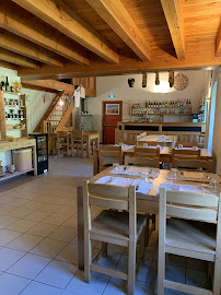 Atmosphère du Restaurant Auberge de l'Hospice du Petit-Saint-Bernard à Séez - n°7