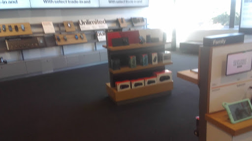 Cell Phone Store «Verizon», reviews and photos, 223 Indian Lake Blvd, Hendersonville, TN 37075, USA