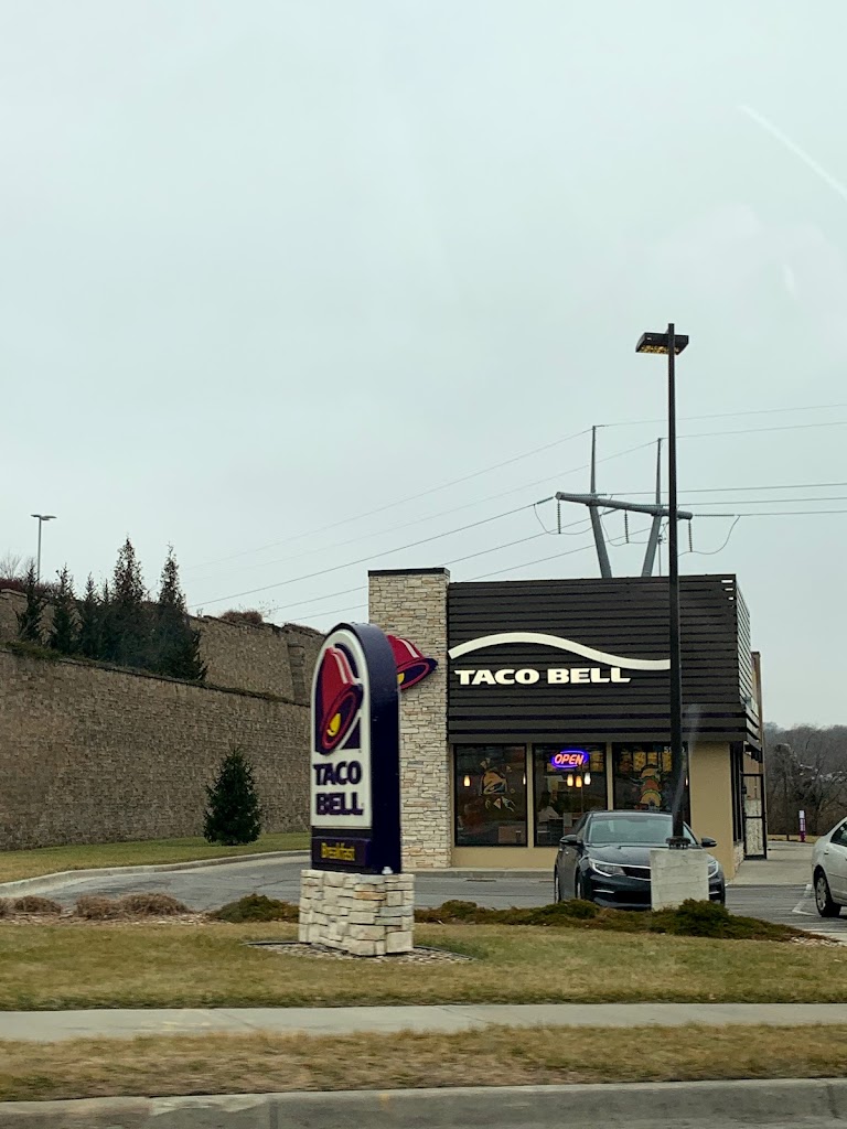 Taco Bell 66203