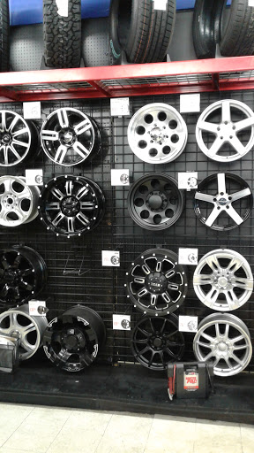 Auto Parts Store «Pep Boys Auto Parts & Service», reviews and photos, 3700 Edgmont Ave, Brookhaven, PA 19015, USA