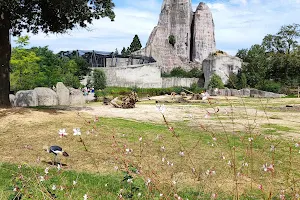 Grand Rocher du Parc Zoologique de Paris image