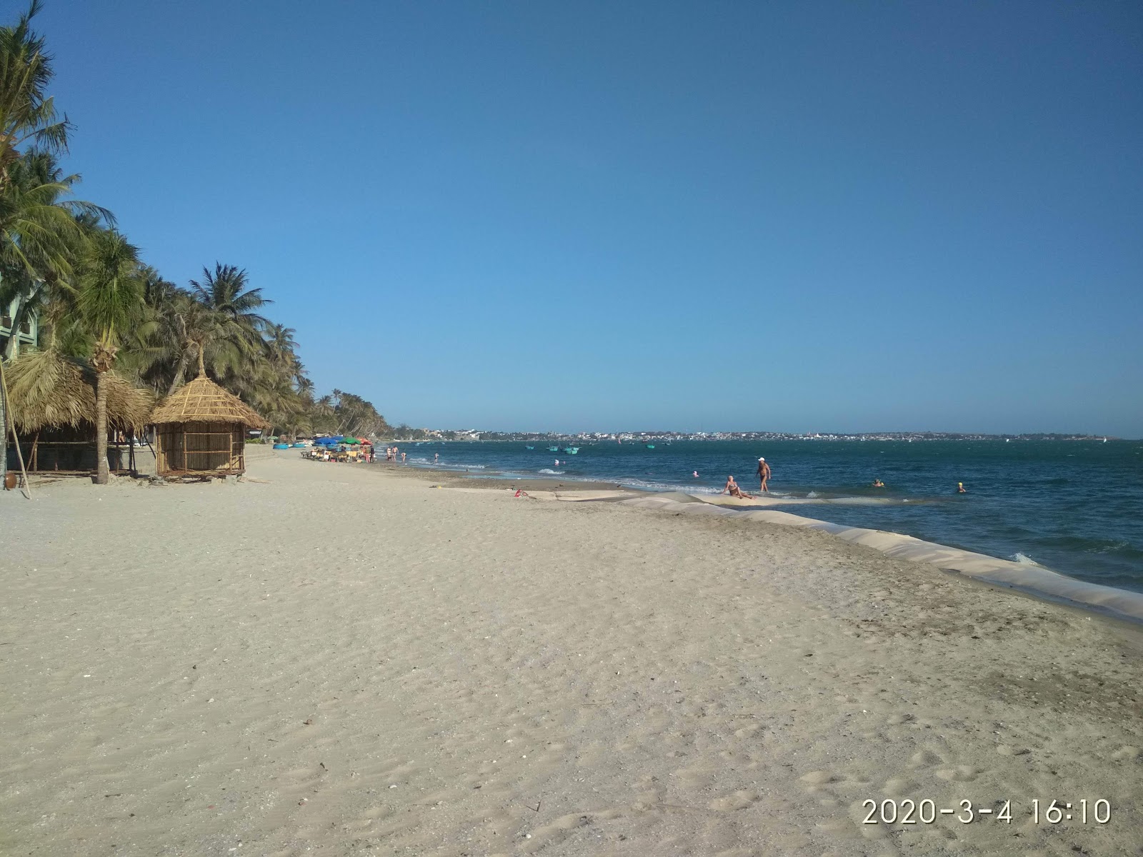 Foto av Huynh Thuc Khang Beach delvis hotellområde