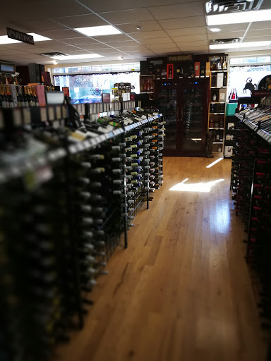 Liquor Store «Lake Wine and Spirits», reviews and photos, 180 Main St S, Southbury, CT 06488, USA