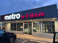 Metro by T-Mobile - Photo 5 - Car repair in Cedar Rapids, IA, Cedar Rapids