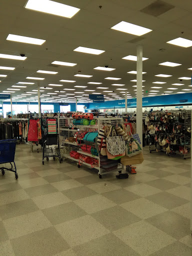 Clothing Store «Ross Dress for Less», reviews and photos, 6901 W Grand Ave, Gurnee, IL 60031, USA