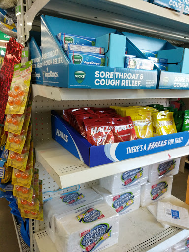 Dollar Store «Dollar Tree», reviews and photos, 806 Pelham Pkwy #4, Pelham, NY 10803, USA