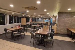 Pizza Hut Restaurant Bukit Pasir image