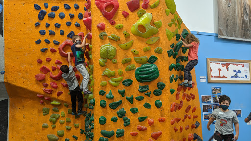 Rock Climbing Gym «MetroRock North / Newburyport», reviews and photos, 40 Parker St, Newburyport, MA 01950, USA
