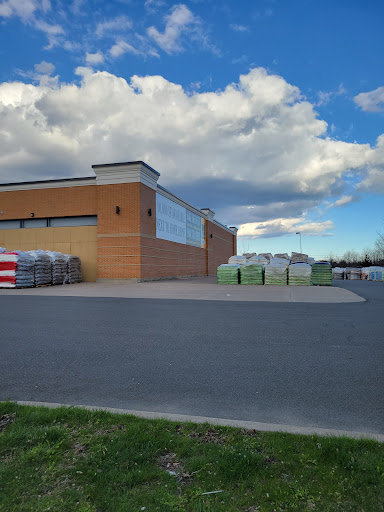 Pet Supply Store «Petco Animal Supplies», reviews and photos, 2752 Veterans Rd W, Staten Island, NY 10309, USA