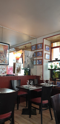 Atmosphère du Restaurant français Le Coin des Amis Montmartre à Paris - n°13