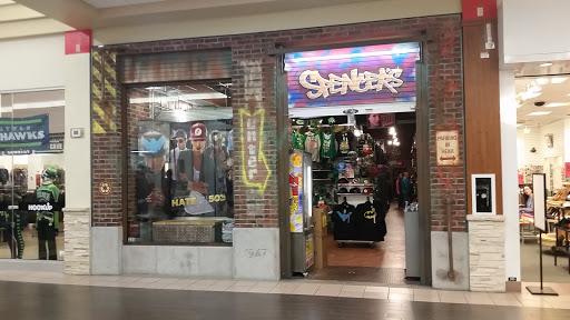 SPENCER GIFTS, 1402 SE Everett Mall Way #320, Everett, WA 98204, USA, 