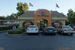 Taco Bell image