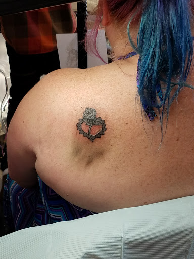 Tattoo Shop «Ink Slingers», reviews and photos, 1355 E Kearney St, Springfield, MO 65803, USA