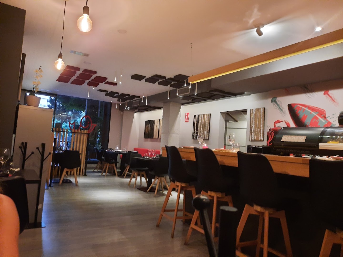 Restaurante Japonés - MAGURO SQUARE