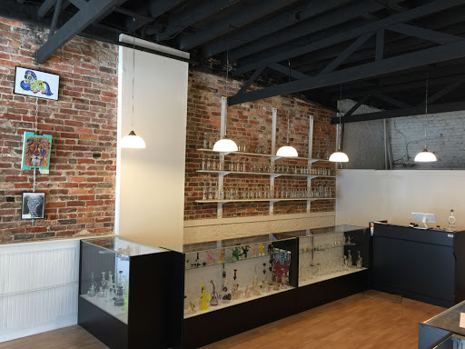 Glass Blower «Blue Dog Smoke Shop», reviews and photos, 802 Granby St, Norfolk, VA 23510, USA