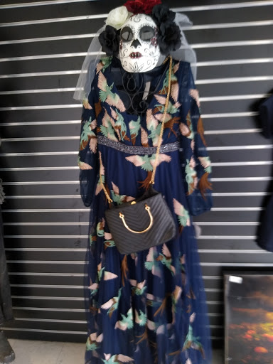 Thrift Store «Goodwill - Glendale», reviews and photos, 1622 W Glenoaks Blvd, Glendale, CA 91202, USA