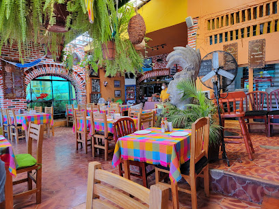 Restaurant Isla Cozumel - P.º Ramón Corona 22, Chapala Centro, 45900 Chapala, Jal., Mexico