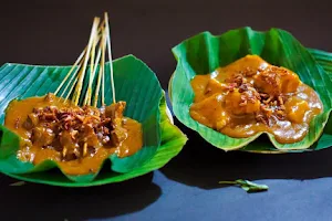 SATE PADANG OMPONG SINCE1980 image