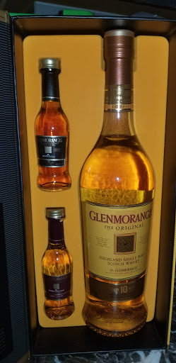 Liquor Store «Golden Gate Beverage & Liquor», reviews and photos, 6105 Mayfield Rd, Cleveland, OH 44124, USA