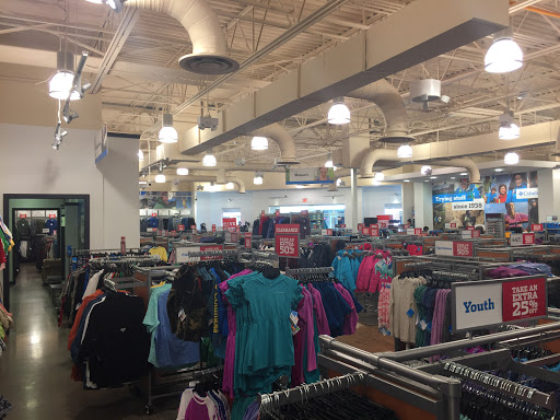 Sportswear Store «Columbia Sportswear Outlet Store», reviews and photos, 2950 I-20 Frontage Rd #1000, Grand Prairie, TX 75052, USA