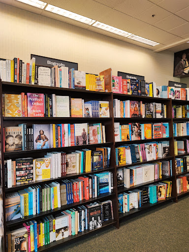 Book Store «Barnes & Noble», reviews and photos, 210 Americana Way, Glendale, CA 91210, USA