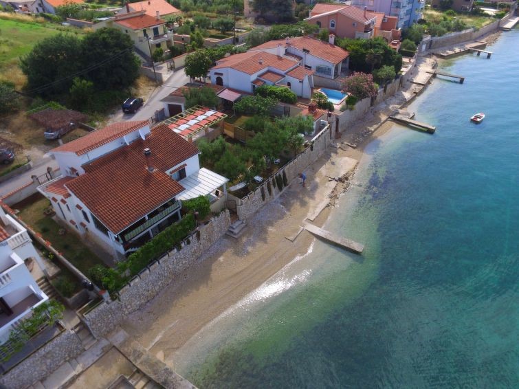 Foto von Mikulandra beach mit sehr sauber Sauberkeitsgrad