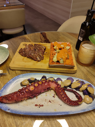 Hedonista Restaurante en Abrera