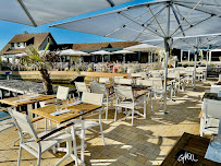 Atmosphère du Restaurant de fruits de mer Restaurant La Maison Bleue à Courseulles-sur-Mer - n°3