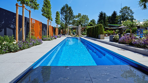 Garden scenario - living at Pool GmbH