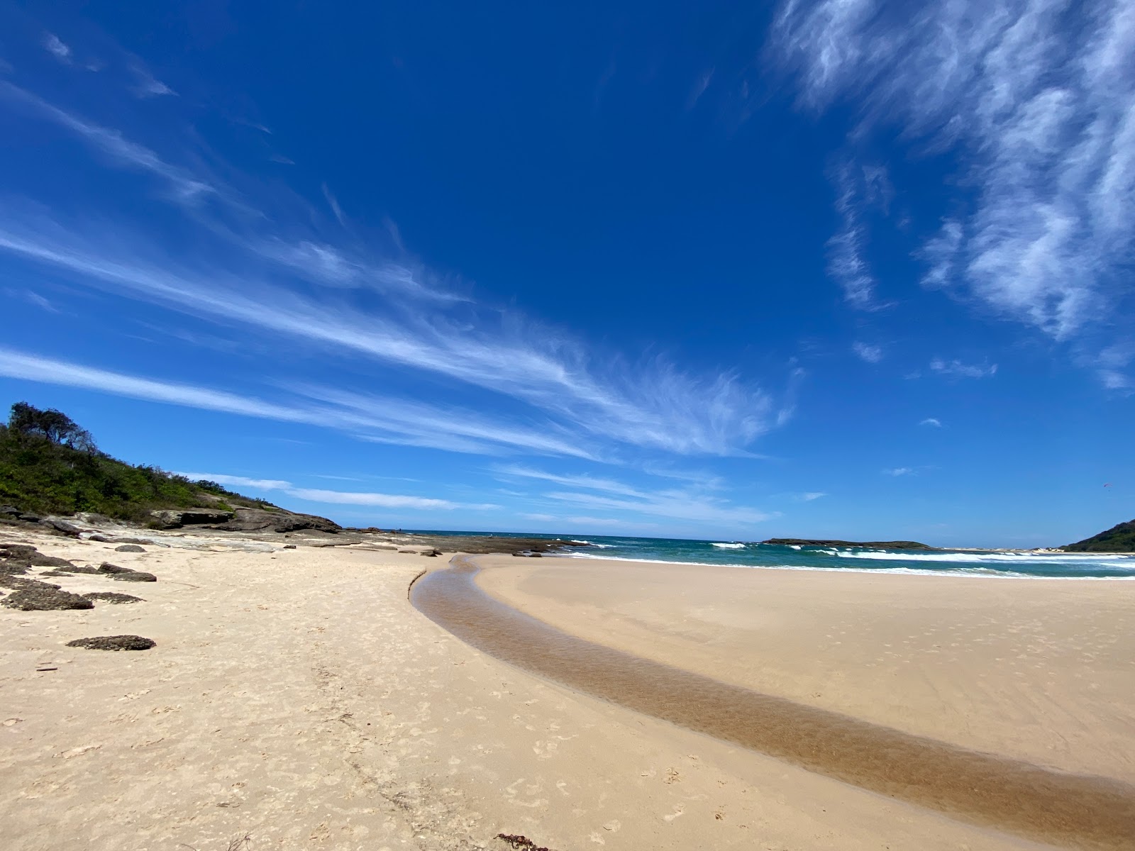 Fotografie cu Moonee Beach - locul popular printre cunoscătorii de relaxare