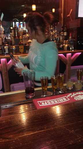 Bar & Grill «The Island Bar and Grill», reviews and photos, 43711 Van Dyke, Sterling Heights, MI 48314, USA