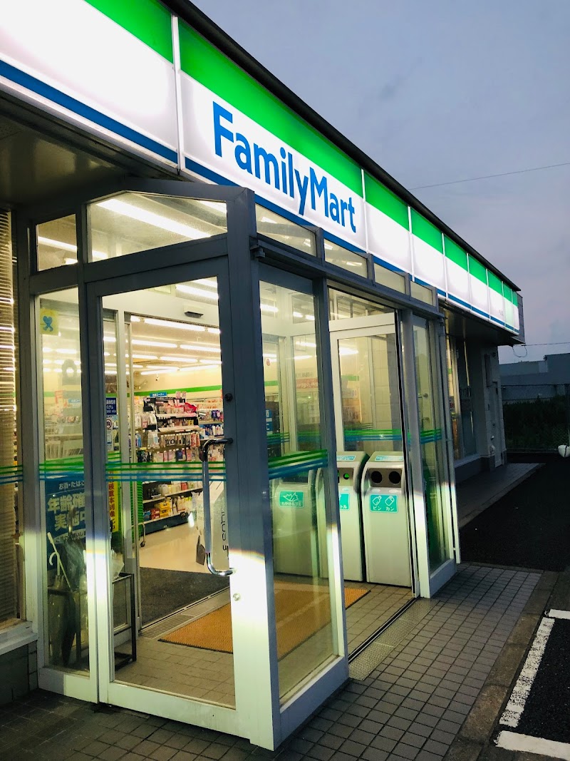 ファミリーマート 内山田店